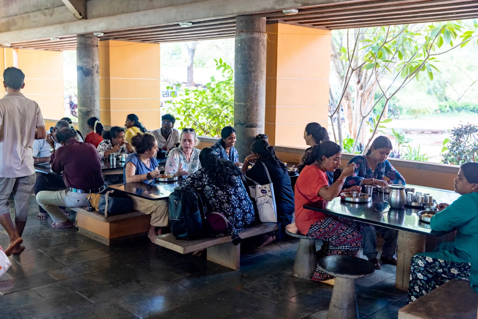 Partners eating lunch together